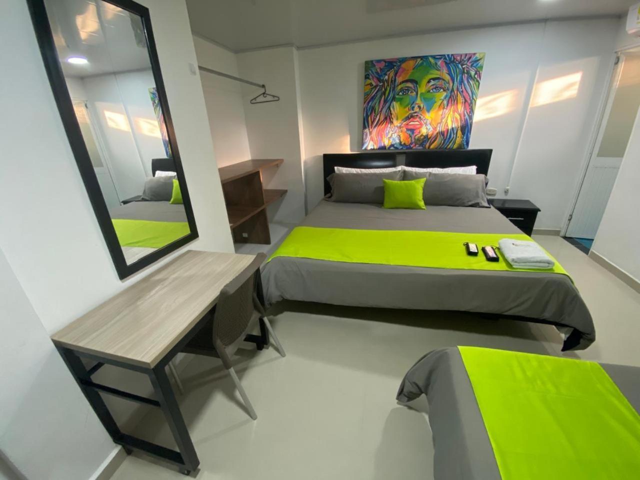 אגוואצ'יקה Hotel Light Plaza מראה חיצוני תמונה