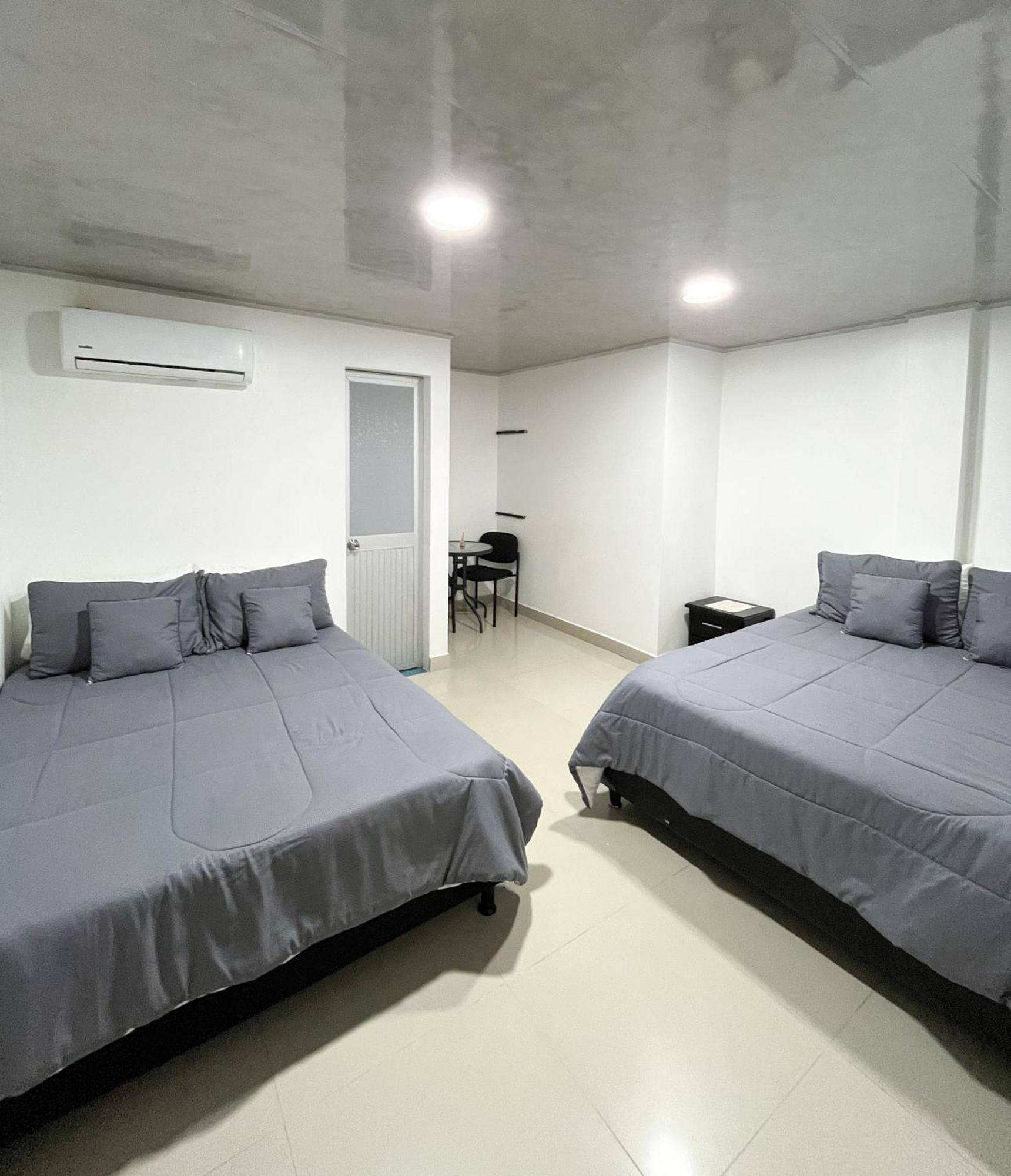 אגוואצ'יקה Hotel Light Plaza מראה חיצוני תמונה