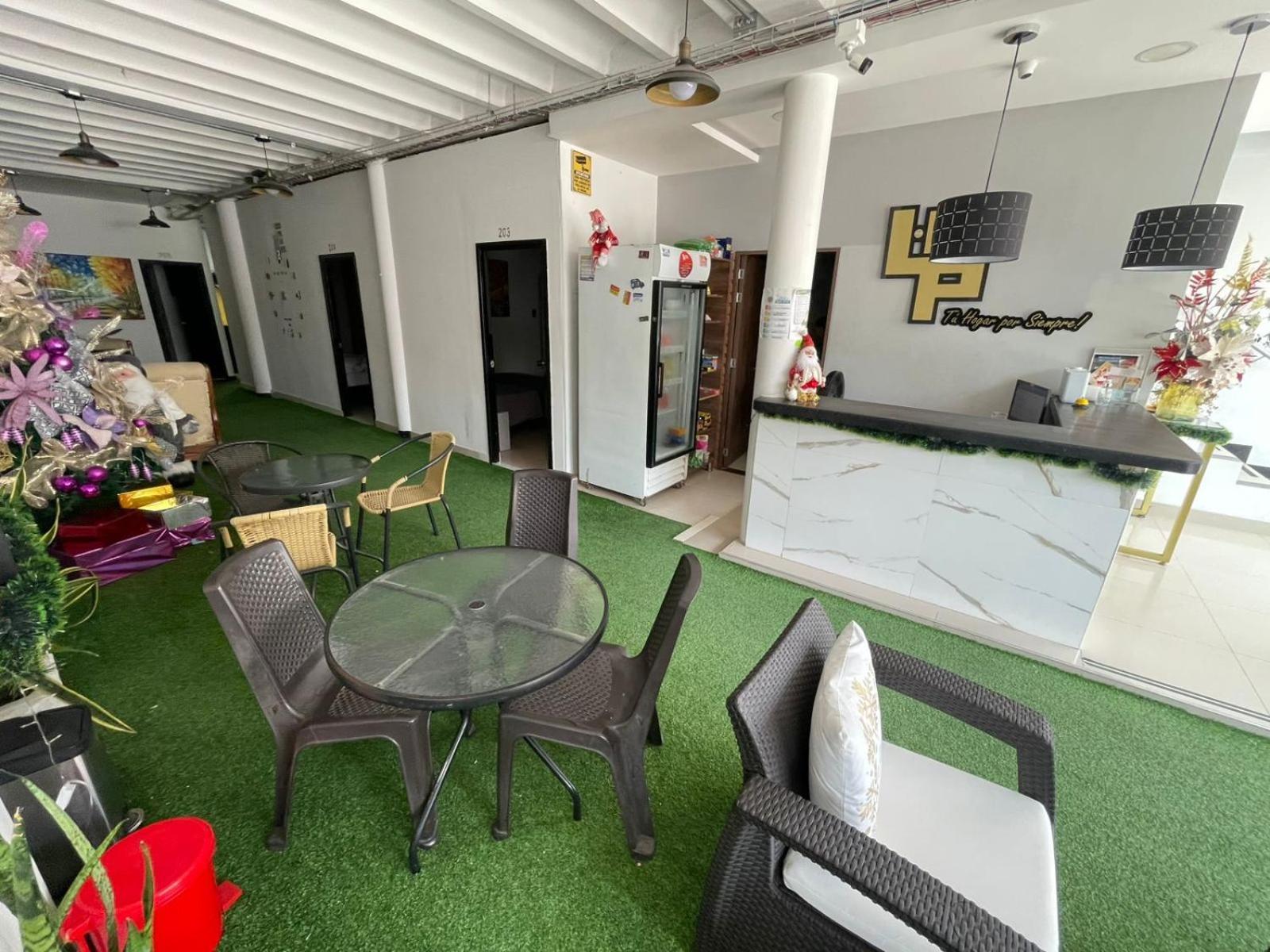 אגוואצ'יקה Hotel Light Plaza מראה חיצוני תמונה