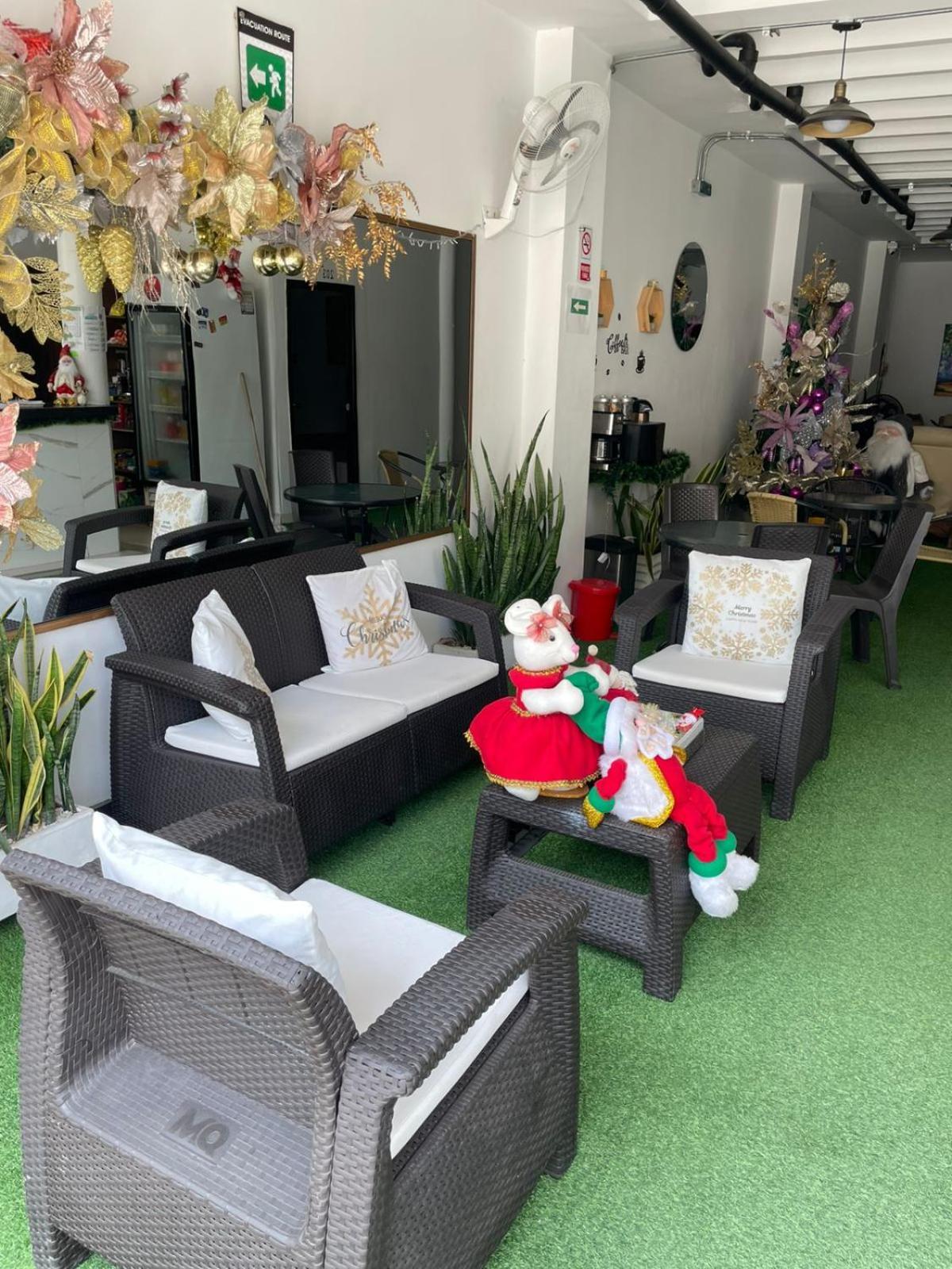אגוואצ'יקה Hotel Light Plaza מראה חיצוני תמונה