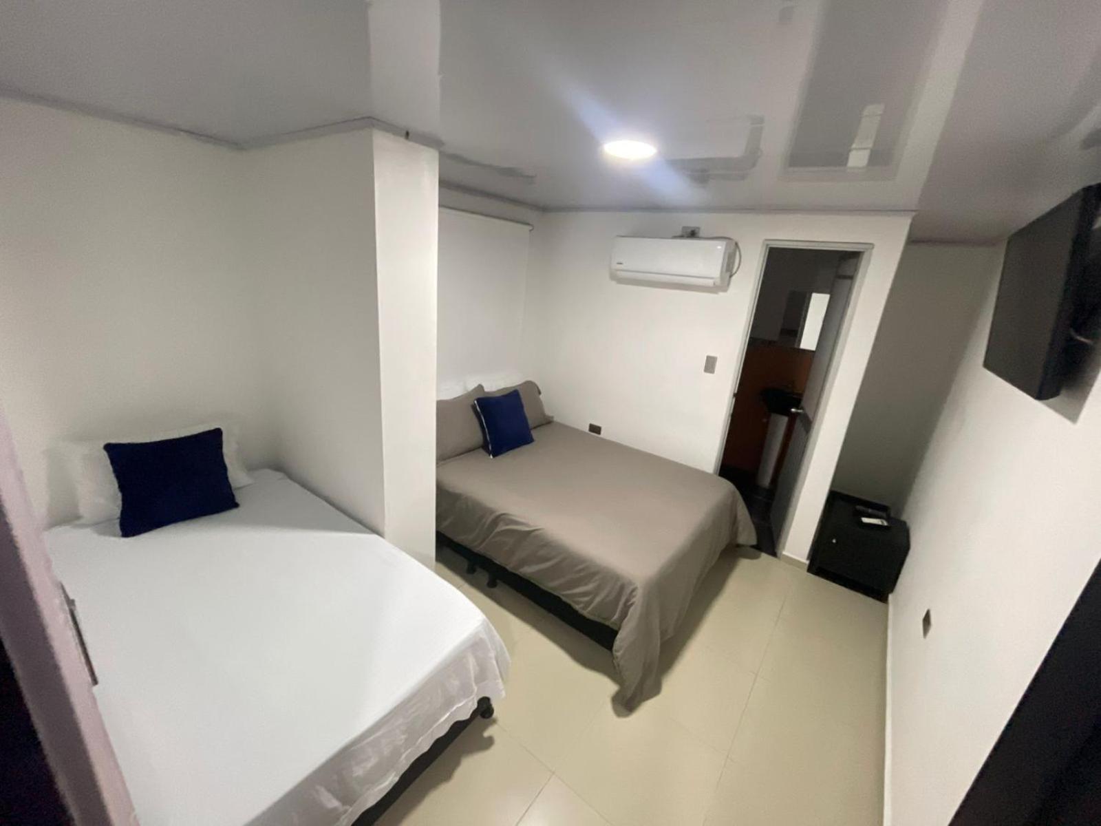 אגוואצ'יקה Hotel Light Plaza מראה חיצוני תמונה